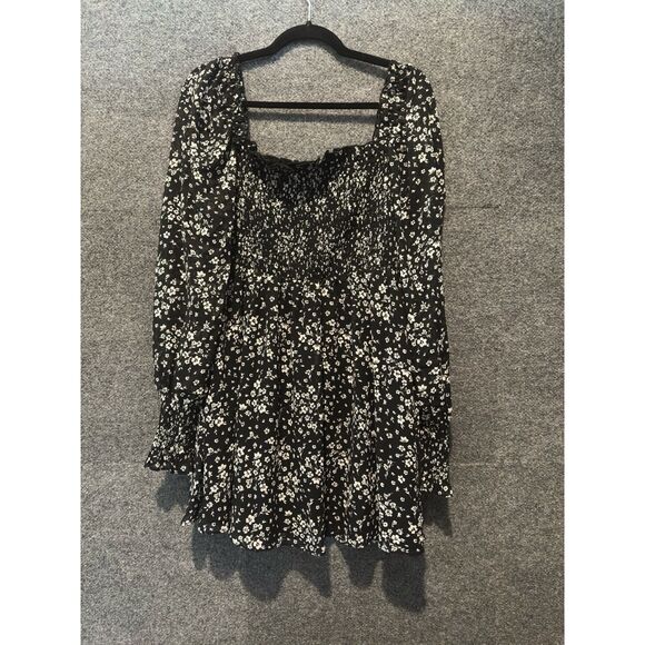 Forever 21 Black Daisy Smocked Long Sleeve Square-Neck Mini Dress – Size M - Picture 2 of 9